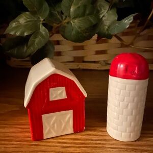 RED AND WHITE BARN AND SILO SALT AND PEPPER SHAKERS